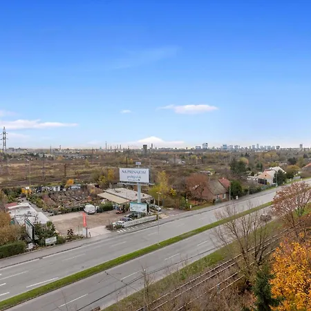 アパート Ah Racianska